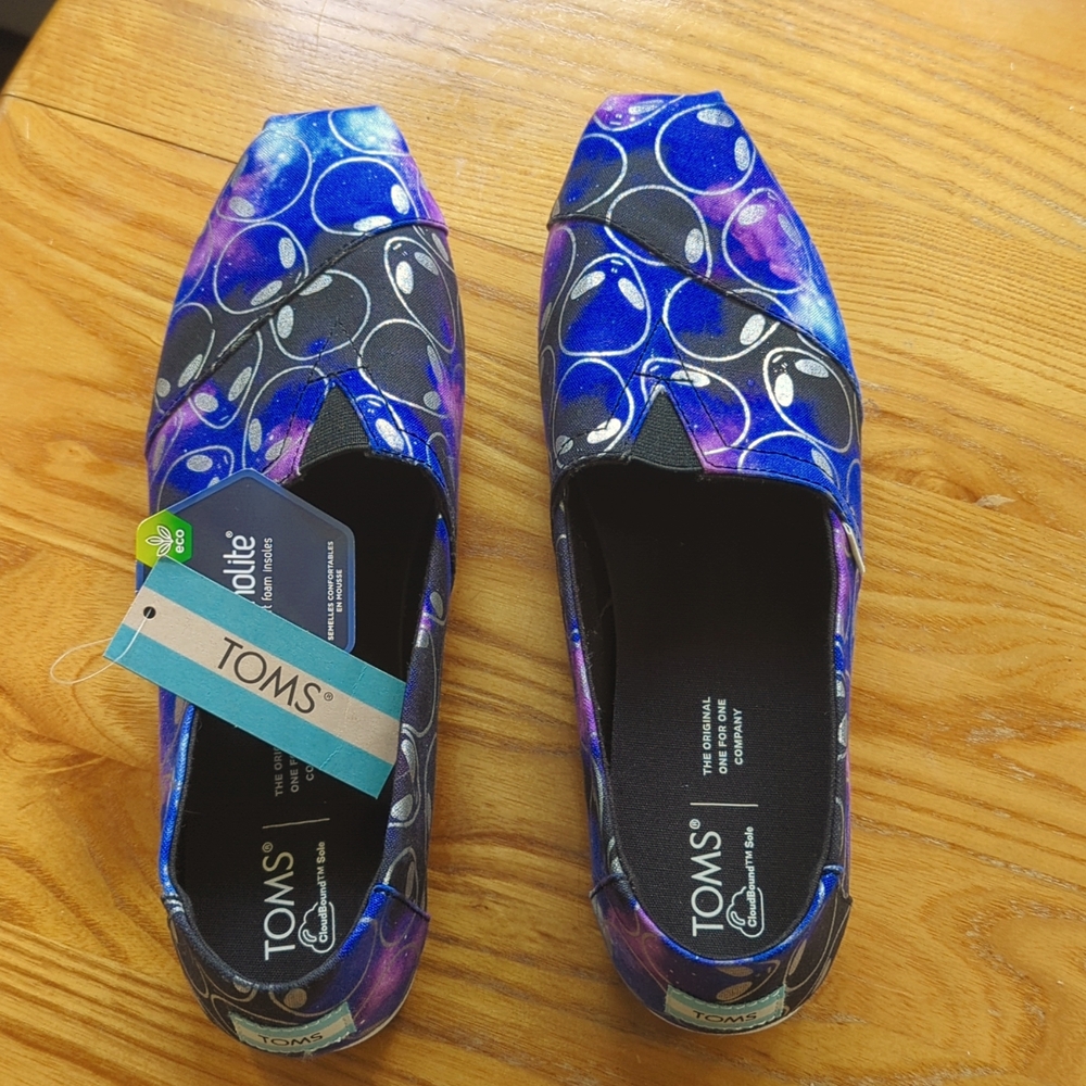 Toms women's 9.5 blue and purple space alien design comfort slip on shoes